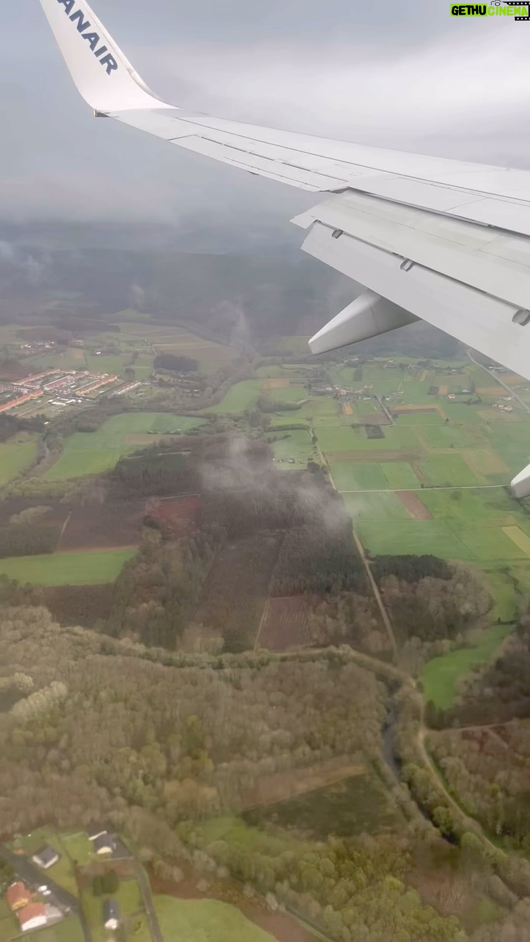 Silvia Jato - 228 Likes - Siempre es un placer volver a mi amada Galicia!! Frío, lluvia y viento, pero sigue tan hermosa…
#lovegalicia