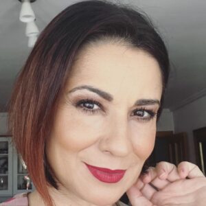 Silvia Jato Instagram - Cambio de color de pelo!!! Tenía ganas de ponerle color a la vida y @vizcainoestilistas se ha puesto manos a la obra teniendo en cuenta el color oscuro que le llevaba… siempre se lo pongo dificil porque tengo un pelo muy fino …  Qué os parece???