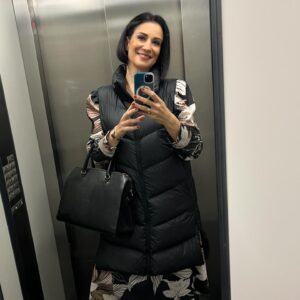 Silvia Jato Instagram - Así de preparada iba a los #premiosADEFAM2024 . Fue una noche llena de felicidad por parte de todas las empresas familiares de la @comunidadmadrid que otorgaban sus premios a aquellas empresas merecedoras por su trabajo y labor. Enhorabuena a todas! Gracias por contar conmigo de maestra de ceremonias #actos #eventos #empresa #premios #familia