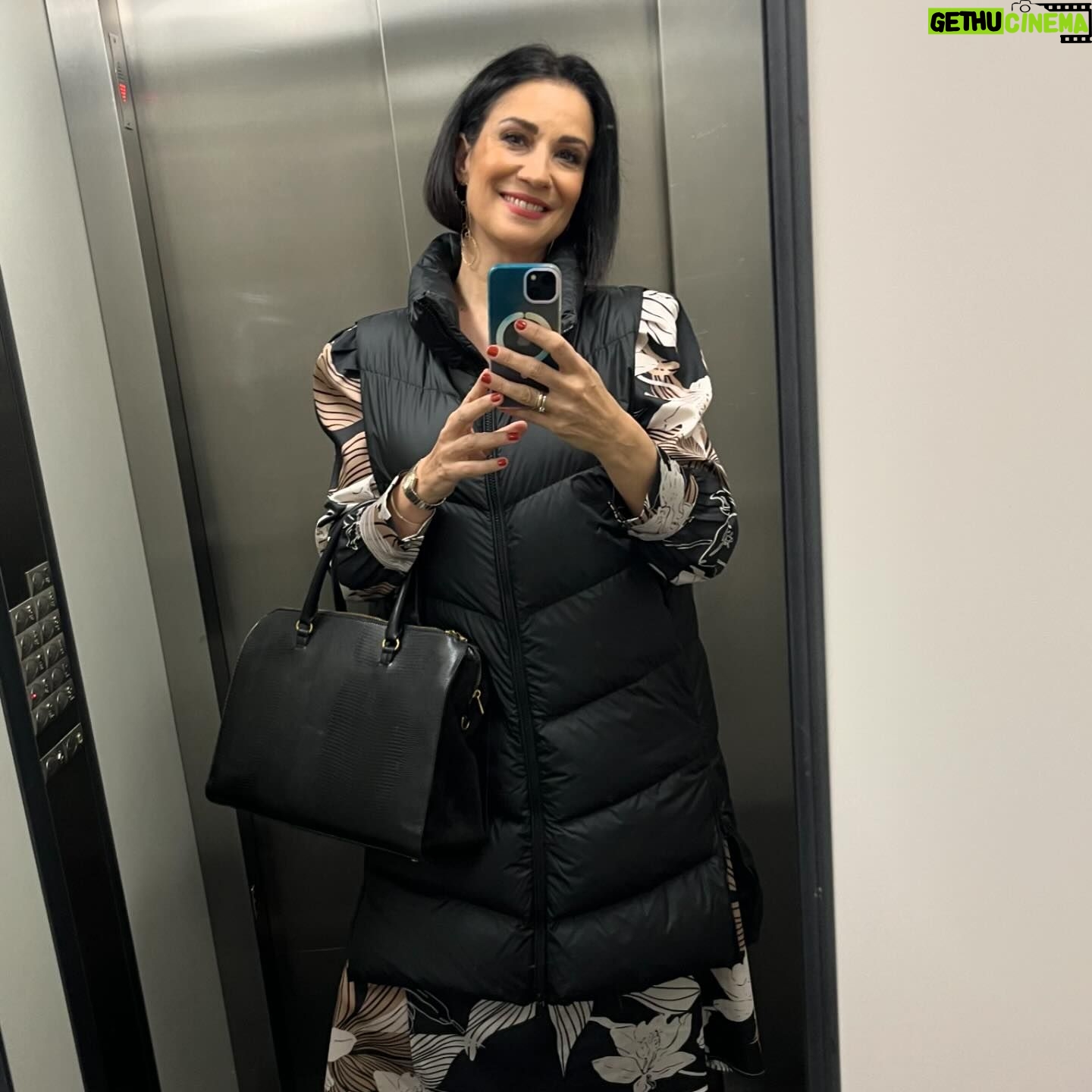 Silvia Jato - 336 Likes - Así de preparada iba a los #premiosADEFAM2024 . Fue una noche llena de felicidad por parte de todas las empresas familiares de la @comunidadmadrid que otorgaban sus premios a aquellas empresas merecedoras por su trabajo y labor. Enhorabuena a todas! Gracias por contar conmigo de maestra de ceremonias #actos #eventos #empresa #premios #familia