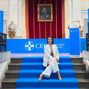 Silvia Jato Instagram - Bodas de plata de la promoción del 99 @fundacion_ceu Un acto mágico que como ALUMNI me enorgullece conducir. Felicidades a todos los que habéis estudiado en esta gran Universidad 👩‍🎓@ceualumni