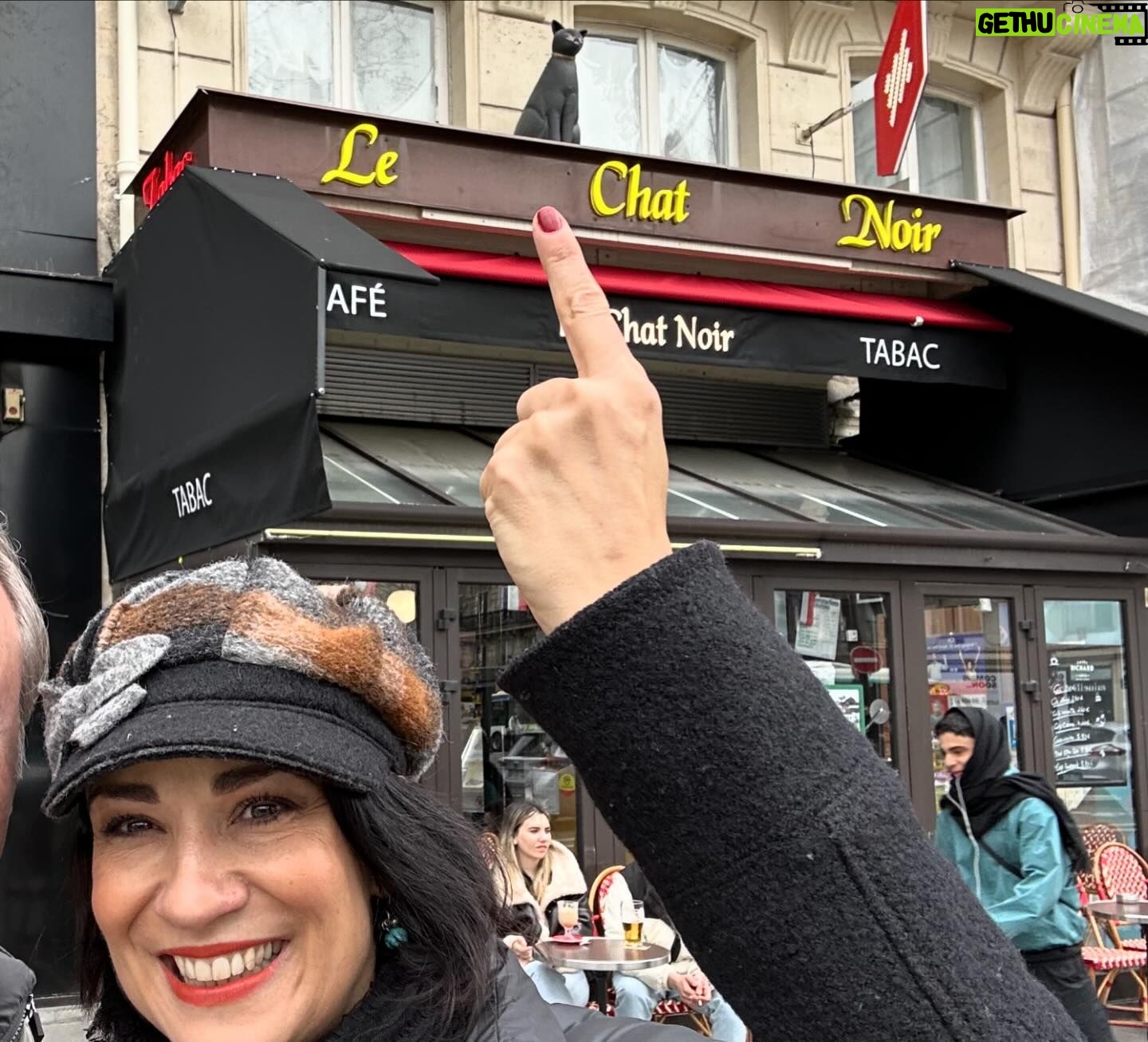 Silvia Jato - 365 Likes - La grandeza de Paris a través de sus palacios y museos nos enseña una vez más que ha sido la cuna del pensamiento y de la revolución. Ah! y su chat noir😹 Nadie escapa a su embrujo y amour… #Paris