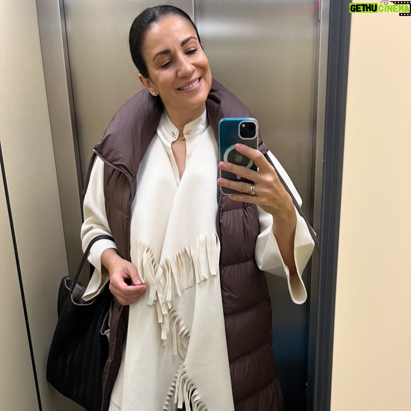 Silvia Jato - 319 Likes - Con la cara lavá y recién peiná, niña de mis amores qué guapa estás… 🤣🤣Nada mejor que sonreír cuando llevas 7 días sin salir por culpa de una bronquitis tremenda. Aún convaleciente sigo 😀 #sonriendo #felizdia #sonrie #actitud
