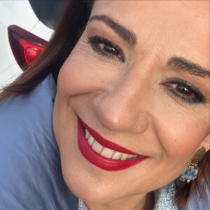 Silvia Jato Instagram - Comenzar el día con sonrisa, siempre!!!!😈❤️