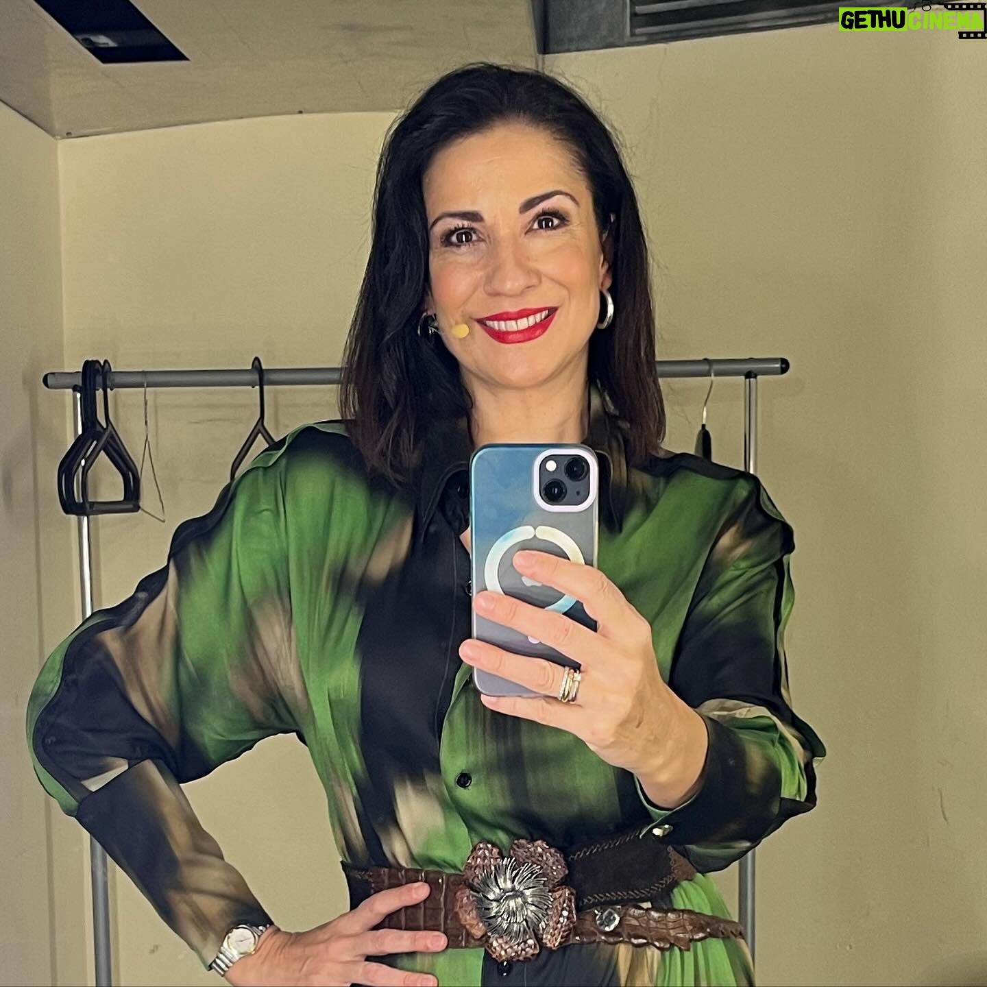 Silvia Jato - 468 Likes - Preparada para los premios @cepyme #xedición con la presencia de su #majestad @casarealdeespana Enhorabuena a los premiados y participantes. Gracias por contar conmigo! Entre los asistentes, @minecogob_ @ceoe_es