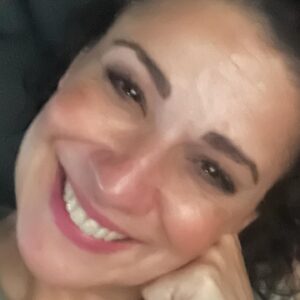 Silvia Jato Instagram - Noche de cine si no me quedo dormida… 🤣🤣semana dura de Work y la que viene más !!! #cine #nofiltros #comolavidamisma