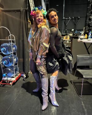 Silya Nymoen Instagram - Har hatt en magisk kveld i operaen!🦄 Tusen takk for tilliten @operaen_ , @oslopride og NRK! Superstas å få være medprogramleder med @nomanmubashir på @oslopride sin 50 års bursdagsfest og spille «Don’t Dim My Light» med @nrkkork 🤩❤️🥳
Og så mange utrolig fine og ulike artister og et fabelaktig publikum! For en gave☺️
Konserten sendes på NRK 29.juni 👯‍♀️🥰 🎻
Happy Pride🌈❤️🏳️‍🌈