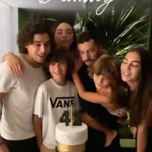 Simão Sabrosa Instagram - Obrigado a todos que me felicitaram pelo meu aniversário, este ano até tive sorte atrasaram a hora de propósito para ter mais uma hora para festejar 😂😂😂 #42 🎂 I should like to thanks for everyone for their congratulations!