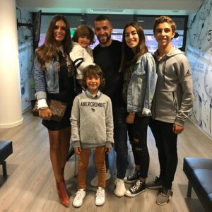 Simão Sabrosa Instagram - Feliz aniversário filho, Tim 18, que tenhas um dia maravilhoso, não te esqueças que te amamos muito, continua assim e nunca mudes, tenho muito orgulho no homem que te tornaste, nunca mudes ❤️ Happy 18th birthay to my beautiful boy ❤️ Have the most amazing day we love you so much and are so proud of the man that you have become. Keep being you and never change. #18 #dadyman #bday @martimvsabrosa