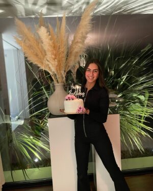 Simão Sabrosa Instagram - Happy Birthday my sweet love @marianasabrosa , há 20 anos que dás sentido à minha vida como pai , irei adormecer sempre  primeiro que tu , era assim quando tinhas 1 ano até hoje 😂😂 feliz aniversário , que sejas sempre feliz e que consigas tudo o que sonhas , estarei sempre cá ao teu lado #loveu #20 #myfavoritenumber