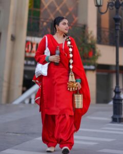 Simi Chahal Most Liked Photos and Posts