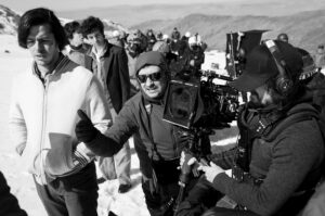 Simón Hempe Instagram - La Sociedad de la Nieve es la décima película más vista de la historia de habla no inglesa, con 51 millones de visualizaciones. Están locos 🥺 Gracias!