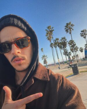 Simón Hempe Instagram - LA parte 2☀️🏄‍♂️💘🌊