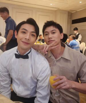 Simon Lien Instagram - 從小ㄧ起長大的兄弟，也不知道要多說什麼，只能跟你說你的人生好與壞我都會陪你ㄧ輩子嘿，有點噁心，但我還是要說，我都會在，愛你❤️
-
@dewichien 好好和他相處😆😌

#wedding #伴郎 #bestfriends