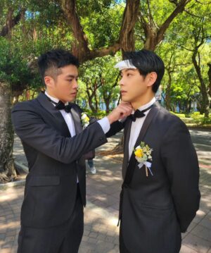 Simon Lien Instagram - 從小ㄧ起長大的兄弟，也不知道要多說什麼，只能跟你說你的人生好與壞我都會陪你ㄧ輩子嘿，有點噁心，但我還是要說，我都會在，愛你❤️
-
@dewichien 好好和他相處😆😌

#wedding #伴郎 #bestfriends