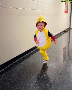 Simon Pryce Instagram - Not to alarm you but there is a baby shark on the loose… He could be lurking in a hallway near you. 🦈
His last known whereabouts was…
➡️ chasing down a yellow wiggle
And
➡️ trying to eat a red one. 😬

If found, please approach with caution… He is known to dance like an uncontrollable skeleton and kiss with an open mouth (he’s not overly covid safe 😉)

HAPPY HALLOWEEN EVERYONE! 🎃🎉💀🕺🏼

#halloween #halloween2022 #babyshark #happyhalloween #halloweencostume #dressup #canada #vancouver #thewiggles