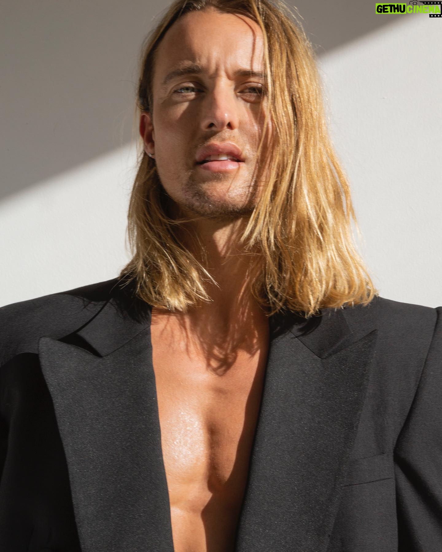 Simon Sherry-Wood - 1.2K Likes - Me 2022 by @tonyduranphotos