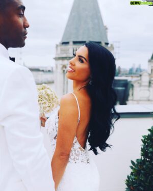 Simon Webbe Instagram - Married 4 years today
You still take my breath away 
I’ll keep it simple and say 
My love my Queen 
Happy Anniversary 
@ayshenwebbe ❤️