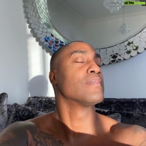 Simon Webbe Instagram - The sun is on my face, every reason to smile and be thankful. 
Morning all🙌🏾🙌🏾🙌🏾