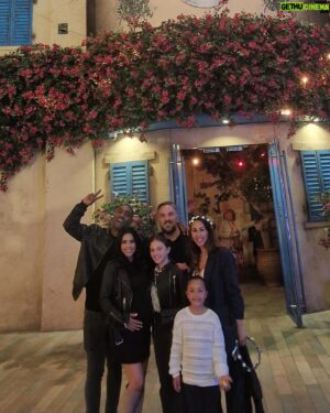 Simon Webbe Instagram - Last night we finally went to watch @antonycosta in @mammamiapartyuk with the fam!
Simon wanted to surprise him and well his face said it all😂 
Such a brilliant night, we all literally laughed and danced all night! 

Thank you @staceyehaynes for looking after us ❤️ #mammamiatheparty