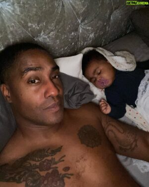 Simon Webbe Instagram - Goodnight world it’s been a long day. Can’t wait to see my boys @officialblue tomorrow. 
I want to wish you all a fantastic tomorrow wherever you are. ❤️