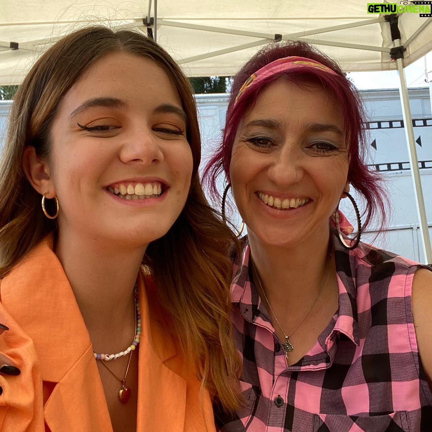 Simona Babčáková - 1.4K Likes - Měla jsem radostné setkání s Elizabetou Kiss. A jsem nadšená, když potkám inteligentní a komunikativní bytosti a je jedno, kolik je komu let. 😀😉😇🤔🙏
.
.
.
@ellizabethkiss ❤️