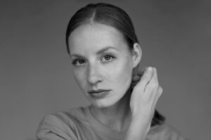 Simona Kollárová Instagram - 🕊️ by @mariettakollarova.art