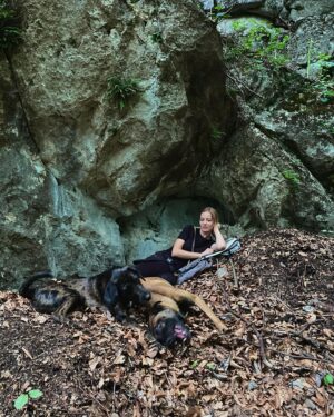Simona Kollárová Instagram - Domaniža 💙
.
.
.
.
.
.
.
.
.
#trip #dogtrip #domaniza #nature #hike #doghiking #forest #beechtree #rocks #stareskaly #malinois #belgianmalinois #bluemerle #retrievermix