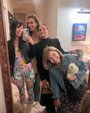 Simone Boyce Instagram - 1. Walkin’ on sunshine ☀️ 

2. Started International Women’s Day with this sweet shoutout from my @hellosunshine fam. 

3. Time’s up 

4. Ended IWD with the woman who inspired me to become a journalist. 

WHAT A TIME TO BE ALIVE 😭😭😭