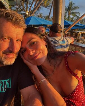 Simone Kessell Instagram - Aloha 🌺 Jamming with the ones I love. Thank you Hawai’i ♥️🐢