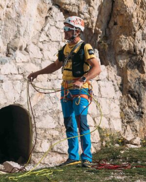 Simone Moro Instagram - Gino Soldà era uno di quegli alpinisti destinati ad entrare nella storia… Era anche sciatore, arrampicatore, imprenditore… 

🎥Nel film “Gino Soldà - Una vita straordinaria” ho avuto la fortuna di scoprire anche il suo lato meno conosciuto, quello umano di marito, padre e nonno. 

Vi invito perciò ad andare a scoprire questa leggenda dell’alpinismo! 

GINO SOLDÀ - una vita straordinaria sarà al cinema dal 4 febbraio in tutta Italia! 

Nel link in bio 👆trovate tutte le date di proiezione.

@ginosoldaunavitastraordinaria 
@mescalitofilm 
@cineblendsrl 

_______________________________
#NeverStopExploring

• Theme:
#SimoneMoroAlpinist
• Sponsored by:
@thenorthface @lasportivagram @garminitaly @camp1889outdoor @dfsportspecialist @gruppo_autotorino @somainitalia @lamantafoods @framar.spa @altitudehelicopters @thenorthfaceIT @thenorthface_climb
• Managed by:
@mariannazanatta @sportsandbeyondagency