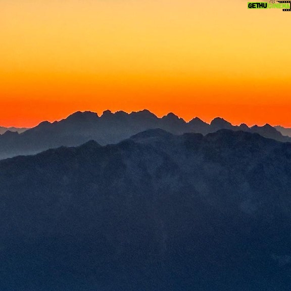 Simone Moro - 6K Likes - A stunning sunset and a
unique viewpoint on Resegone and Monviso 250 km away.
_______________________________
#NeverStopExploring
• Theme:
#SimoneMoroAlpinist
• Sponsored by:
@thenorthface @lasportivagram @garminitaly @camp1889outdoor @dfsportspecialist @gruppo_autotorino @somainitalia @lamantafoods @framar.spa @altitudehelicopters @thenorthfaceIT @thenorthface_climb
• Managed by:
@mariannazanatta @sportsandbeyondagency