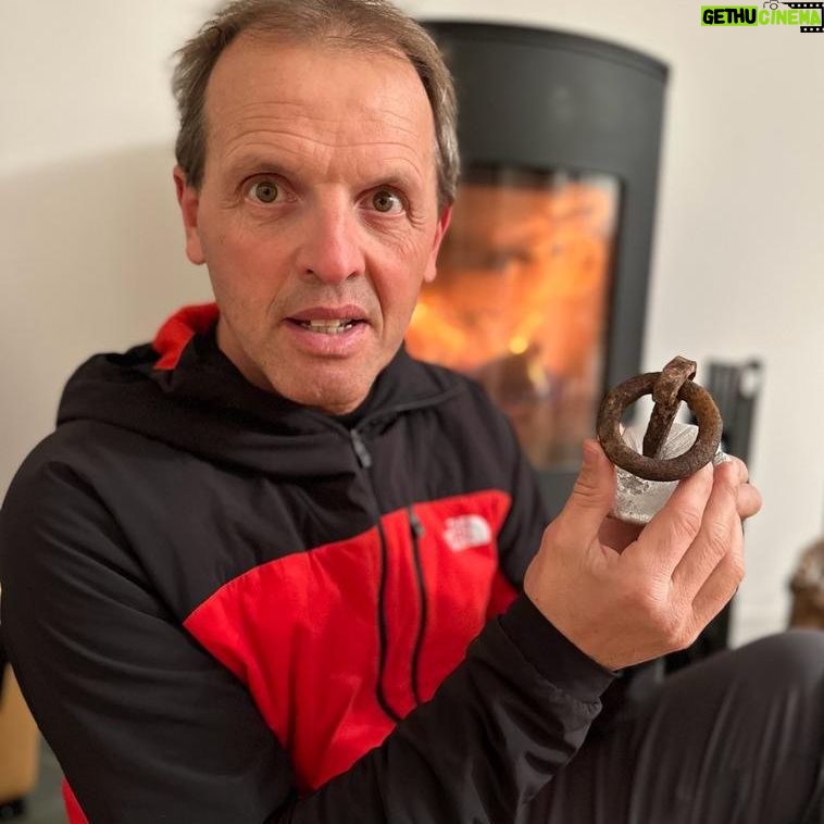 Simone Moro - 5.9K Likes - This rock piton is 110 years old and was donated to me yesterday. It was used on the Tofana in the Dolomites. It was utilized by the alpine troops in World War I to climb up to reach their positions at high altitude. We are talking about mountaineering that was anything but leisure and carried out by the pioneers of verticality.
_______________________________
#NeverStopExploring
• Sponsored by:
@thenorthface @lasportivagram @garminitaly @camp1889outdoor @dfsportspecialist @gruppo_autotorino @somainitalia @framar.spa @altitudehelicopters @thenorthfaceIT @thenorthface_climb
• Managed by:
@mariannazanatta @sportsandbeyondagency