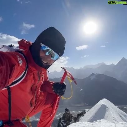 Simone Moro - 9.7K Likes - Left the Pyramid and climbed non-stop to the summit of Lobuche Peak East (6119 Mt) in 4 hours and 20 minutes, without pushing and keeping a steady pace.
I stayed at the summit for an hour waiting for my dear friend Sonam Sherpa of 62 years after I had reached and passed him at 5800 Mt. Sonam Sherpa is the owner of Yeti Airlines, Thamserku Trekking and many other businesses, but he retains a boundless passion for mountaineering. Sonam had left yesterday to split the ascent into two by setting a camp at 5600 Mt.
Lobuche Peak was the last stage of acclimatization. Now I am going to Manaslu and bet my cards 😇
_______________________________
• MANASLU WINTER EXPEDITION •
#manaslu #manaslu2023 #manasluwinterexpedition
#NeverStopExploring
• Theme:
#SimoneMoroAlpinist
• Sponsored by:
@thenorthface @lasportivagram @garminitaly @camp1889outdoor @dfsportspecialist @gruppo_autotorino @somainitalia @lamantafoods @framar.spa @altitudehelicopters @thenorthfaceIT @thenorthface_climb
• Managed by:
@mariannazanatta @sportsandbeyondagency