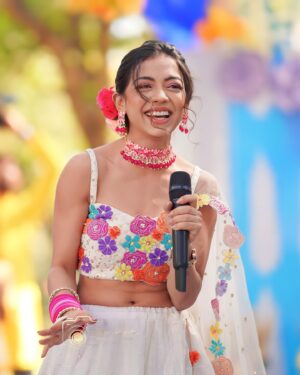 Simran Budharup Instagram - Got That Desi Feeling 💗

Last Picture Depicts The Love That I Got From All The Lovely People At This Wedding 🥰 Overwhelmed 🙈❤️

Outfit - @labelsnigdhakapoor
Styled by - @shivani_rainbowsalt & @neiljustchill
Photography: @tokekar_shailesh 
Hair @aparna.jadhav.5688