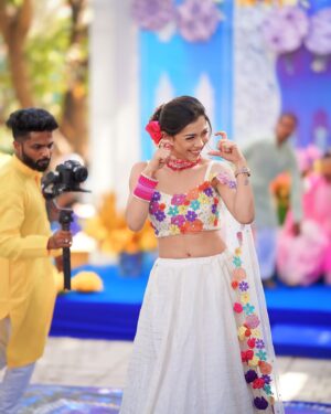 Simran Budharup Instagram - Got That Desi Feeling 💗

Last Picture Depicts The Love That I Got From All The Lovely People At This Wedding 🥰 Overwhelmed 🙈❤️

Outfit - @labelsnigdhakapoor
Styled by - @shivani_rainbowsalt & @neiljustchill
Photography: @tokekar_shailesh 
Hair @aparna.jadhav.5688