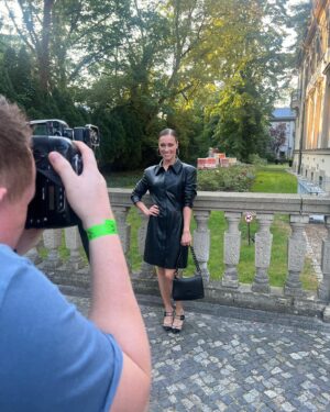 Sina Tkotsch Instagram - MERCI für den schönen Abend @soerenbauerevents ⭐️
👗 @lalaberlin 🩵