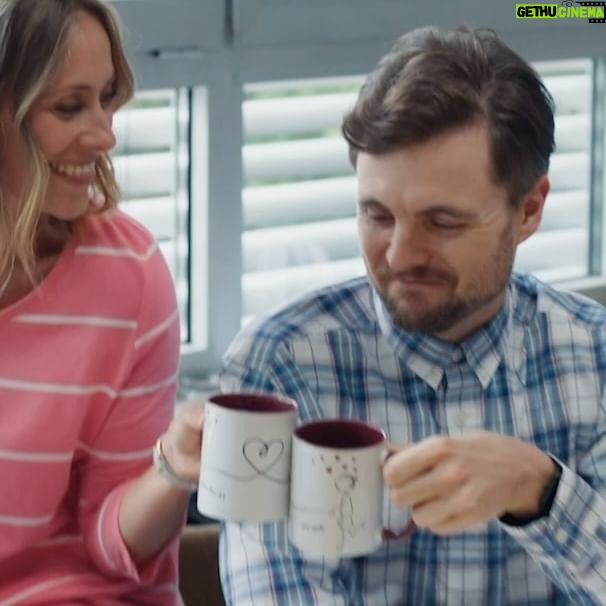 Sina Tkotsch - 7.6K Likes - Mehr von Sahra, Lisa-Britt, Frank und ihren Pärchentassen gibt’s in den neuen Folgen @almania_serie in der @ardmediathek
#almania #alman #almaniaserie #ardmediathek #couplegoals #beziehung #comedy #phillaude #pegahferydoni #sinatkotsch