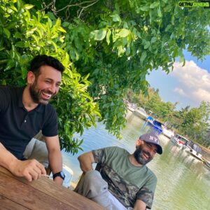 Sinan Çalışkanoğlu Instagram - Güneşli pazartesiler✌️🌞
@mertturak 
#pazartesi #kahvaltı