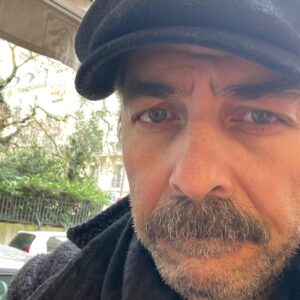 Sinan Tuzcu Instagram - Kaderimdir hep çektiğim
İnlerim, hiç reha bulmam … diyor şarkı 😎 çarşınıza göre pazar ola 🖖 çok özledim efkar bastı @beyzakapu 🧿💙