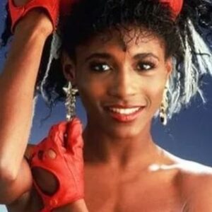 Sinitta Instagram - Wooowweeee 5 millions streams of this ole girl!

Thank you so  much!!!! 🖤✨

S 💋💋 xx 

#Sinittatoyboy #sinittamalone #toyboytuesday #Sinitta80sIcon #80spopmusic #80smusic #80sfashion #80sstyle