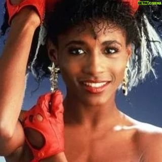 Sinitta - 333 Likes - Wooowweeee 5 millions streams of this ole girl!
Thank you so much!!!! š¤āØ
S šš xx
#Sinittatoyboy #sinittamalone #toyboytuesday #Sinitta80sIcon #80spopmusic #80smusic #80sfashion #80sstyle