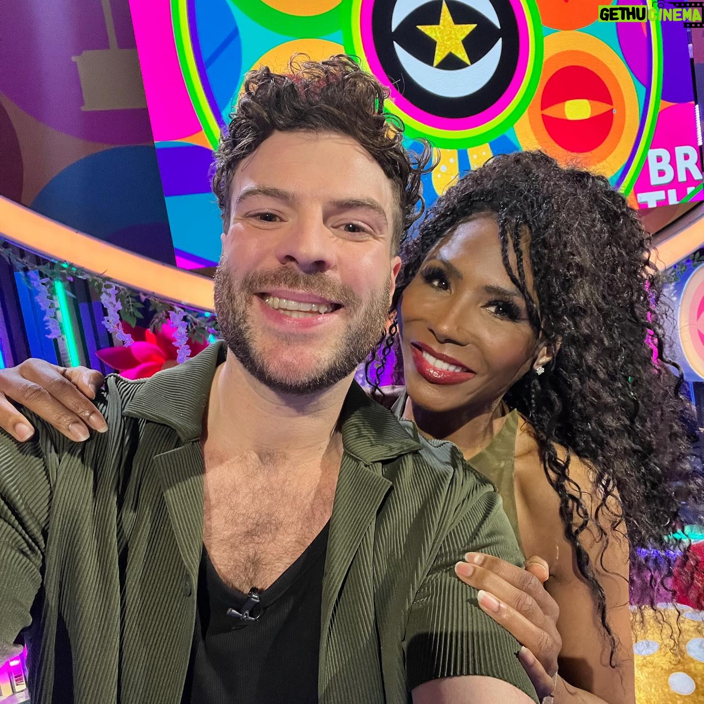 Sinitta - 3 Likes - These days I love hanging out in Royal Circles
Mama Brown Miquel is the Queen and Our Aj the New Princess of Broadcasting
Pretty Pretty!