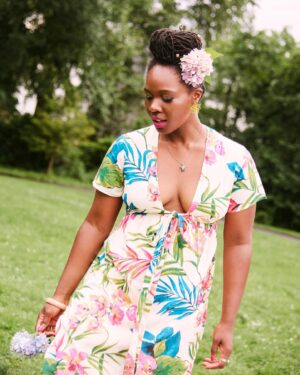 Sipiwe Moyo Instagram - Brighter days are ahead 🌸 
.
.
.
.
📸: @michael.david.adams 
💄: @viktorijabowers 
❤️: @michaelandviktorija