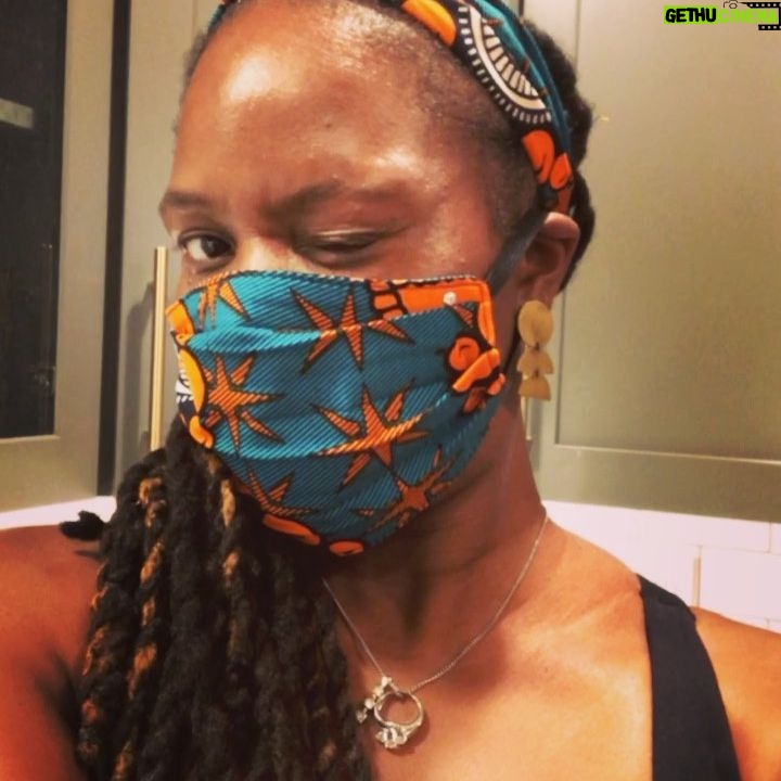 Sipiwe Moyo - 319 Likes - My Fall 2020 look. Thanks @shopbesida! 💚🤍✊🏿🤍💚#buyblack #buysmall #blm
.
.
.
.
.
.
.
.
.
.
@oitnb @netflix #covid19 #mask #africanmask #adeola #fall2020 #pandemic #staystrong #hanginthere