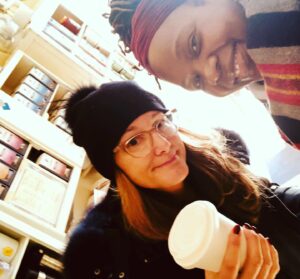 Sipiwe Moyo Instagram - In honor of Charlie Noxon, the beloved son of @ijnej, buy a stranger a cup of coffee, engage with them, open up your heart to being loving, thoughtful, and curious, as this bright young man was. Let his memory be a blessing to you and to others ❤️❤️❤️
.
.
.
This is Kat whom I met at @theablebaker — I told her why I wanted to buy her coffee and she immediately expressed her condolences to @ijnej and your family...she spoke about her own sons and how much she loves them..after speaking a little longer we learned that we’d both experienced losing our fathers and a sibling and shared the pain of that and then a heartfelt hug and a tender moment. A stranger is my friend now because of Charlie ❤️❤️❤️
.
.
.
.
.
.
.
.
.
.
.
.
.
.
.
.
.
.
.
.
.
.
.
.

#oitnb #loss #grief #jenjikohan #charlienoxon #love #strangers #coffee #netflix @oitnb @netflix #adeola #orangeforever