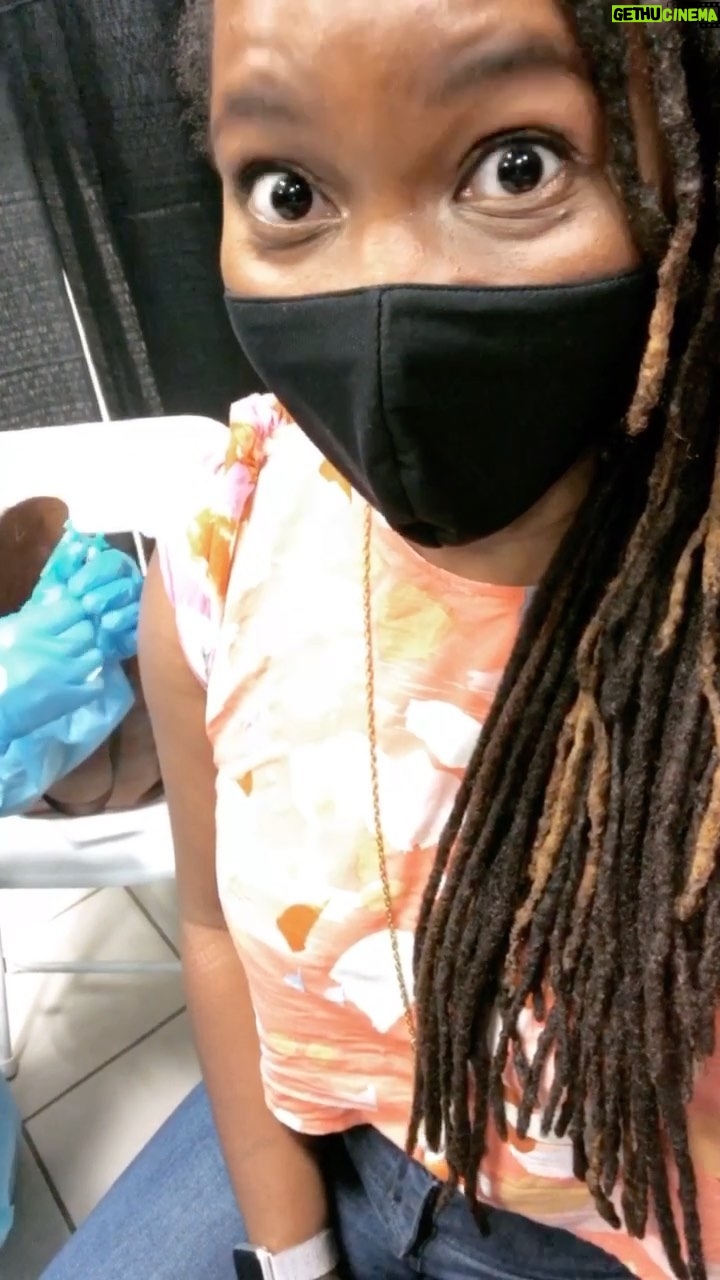 Sipiwe Moyo - 255 Likes - I got my 2nd shot y’all and in 2 weeks I’m opening up a kissing booth 💋
#vaccine #getvaccinated #oitnb #adeola #endcorona #blackgirlmagic #blackgirls #blackstandupcomedian