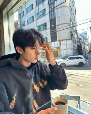 Siraphop Manithikhun Instagram - Enjoy where you are now 🖤