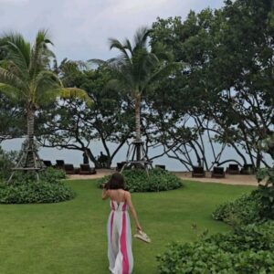 Sirin Horwang Instagram - Take a breathe and listen to the waves 
🌍🌊💧🌊
@janesuda_collection
