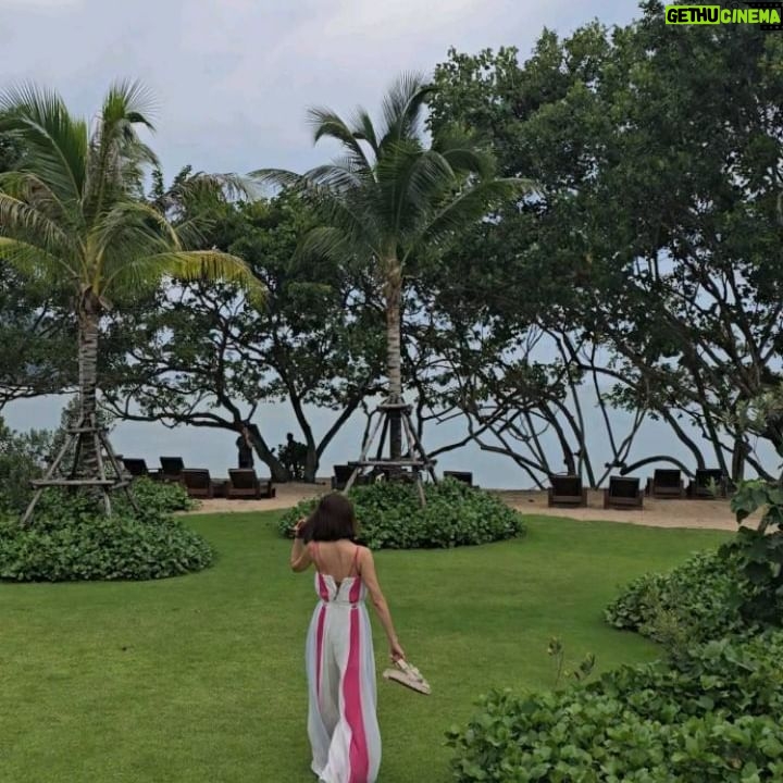 Sirin Horwang - 3 Likes - Take a breathe and listen to the waves
🌍🌊💧🌊
@janesuda_collection